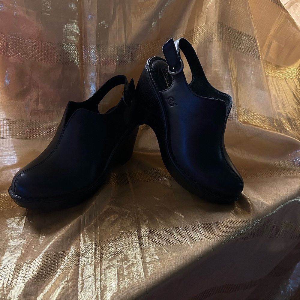 Born Women’s Wedge Heeled Shoe